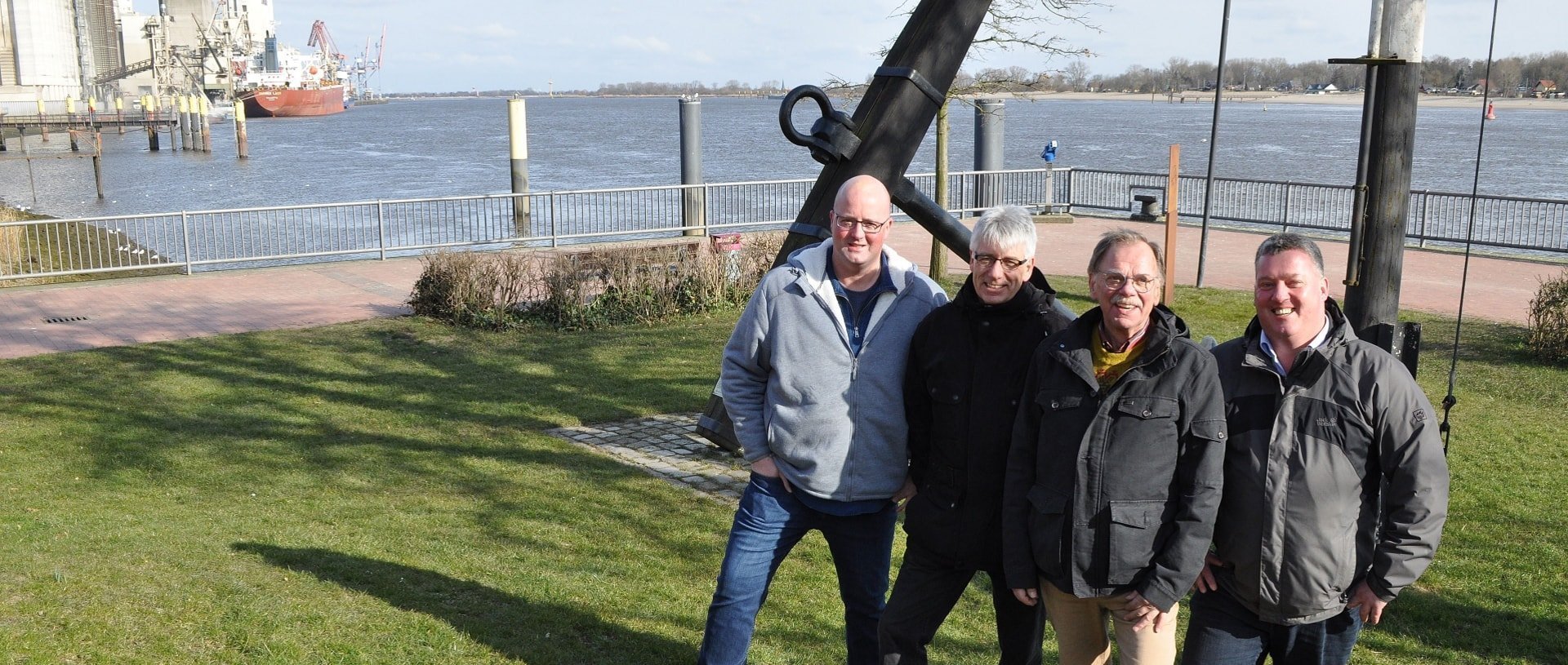 Foto Vorstand-min Foto Vorstand-min